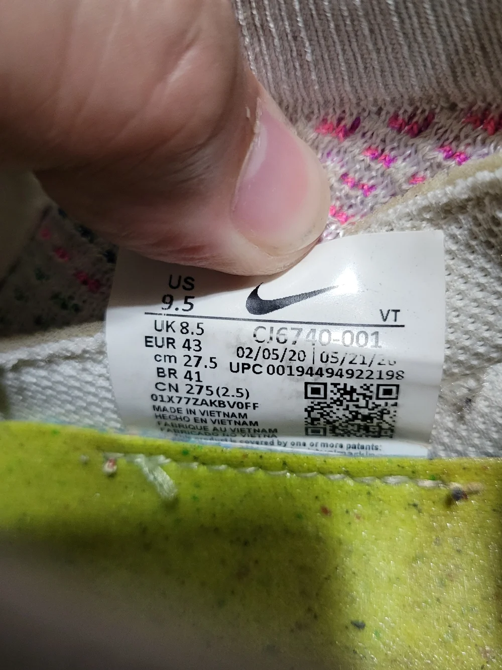 Nike lightweight slip